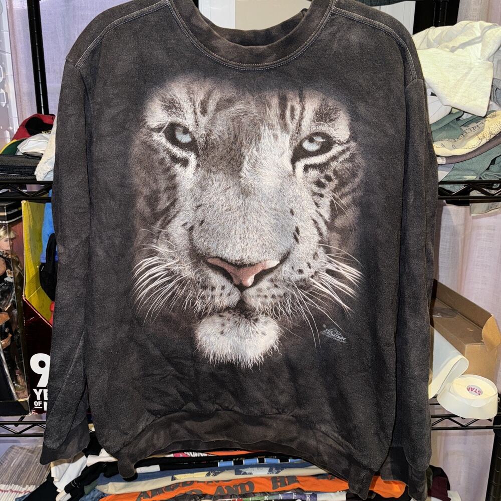 Y2K The Mountain White Lion Crewneck Size Medium